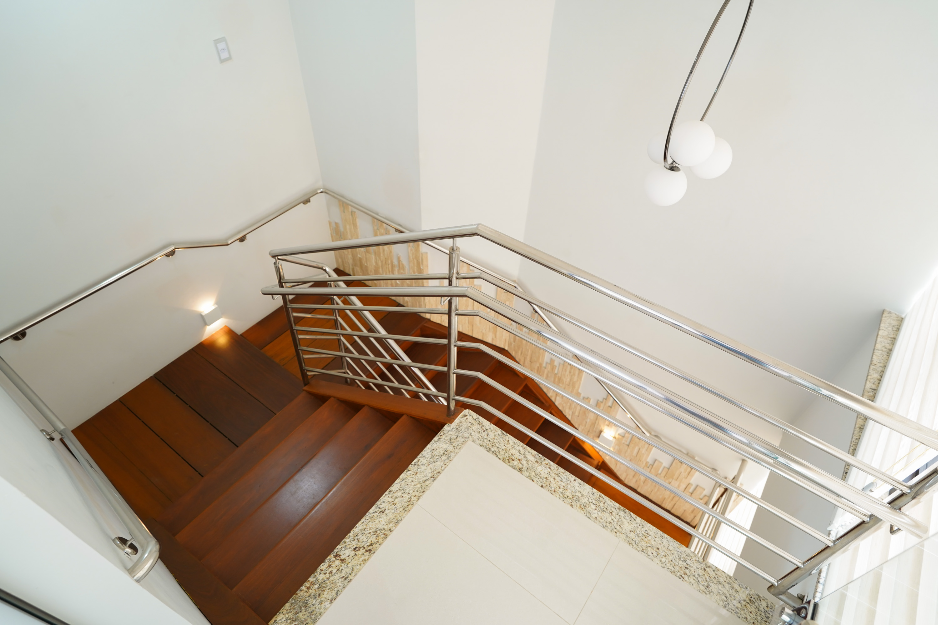 Imagem Cobertura Duplex no Residencial Sunrise em Penha / Alto Padrão - Frente para o mar - Mobiliado - Quadra do Mar