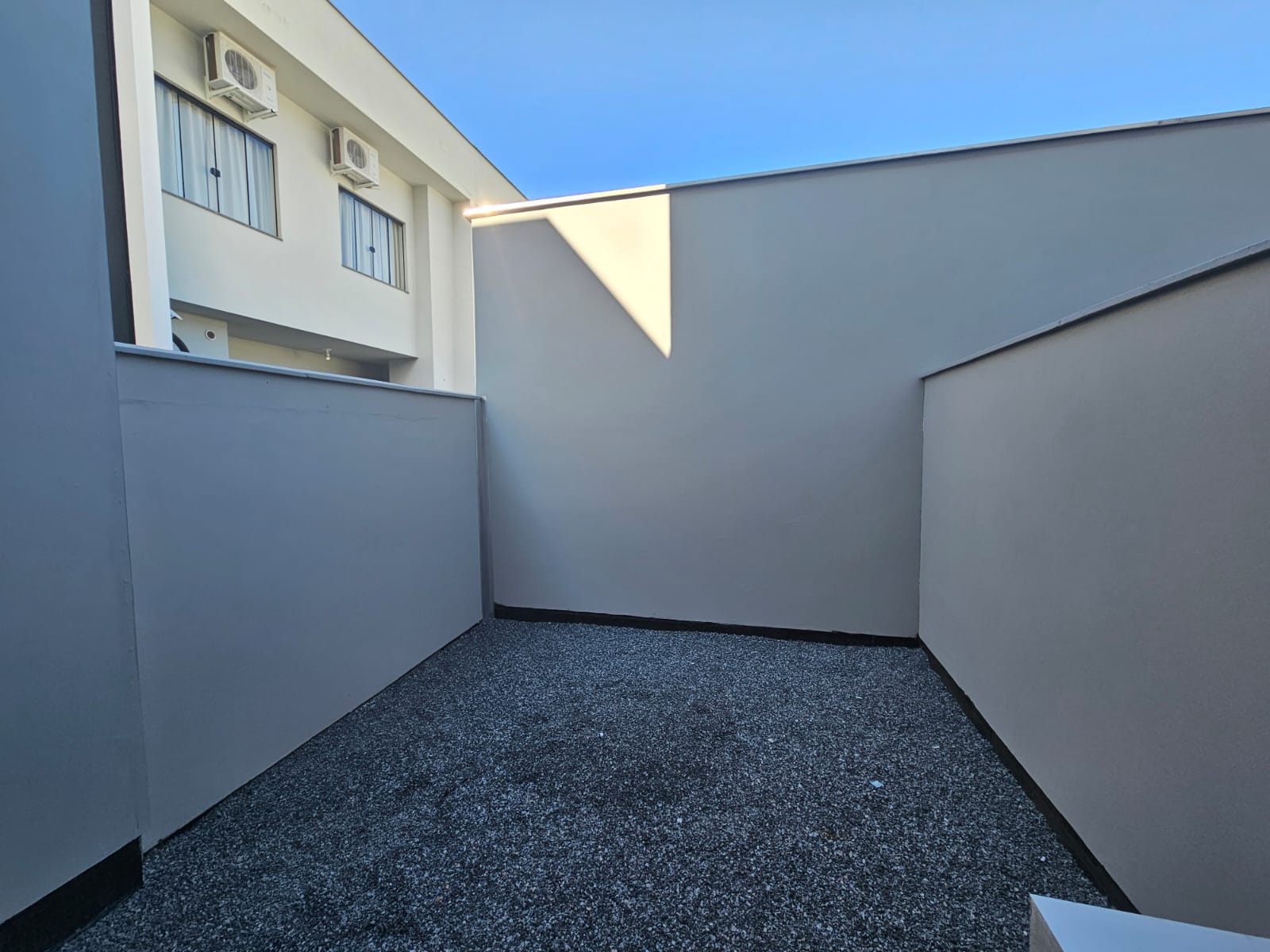 Imagem Sobrado geminado com 2 dormitórios no bairro Jaraguá 99 em Jaraguá do Sul