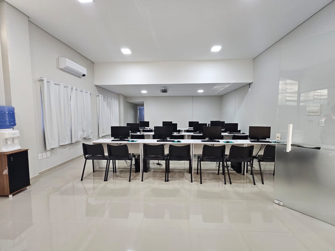 Imagem Sala Comercial a venda no Centro de Jaraguá do Sul no Condomínio Jaraguá Tower