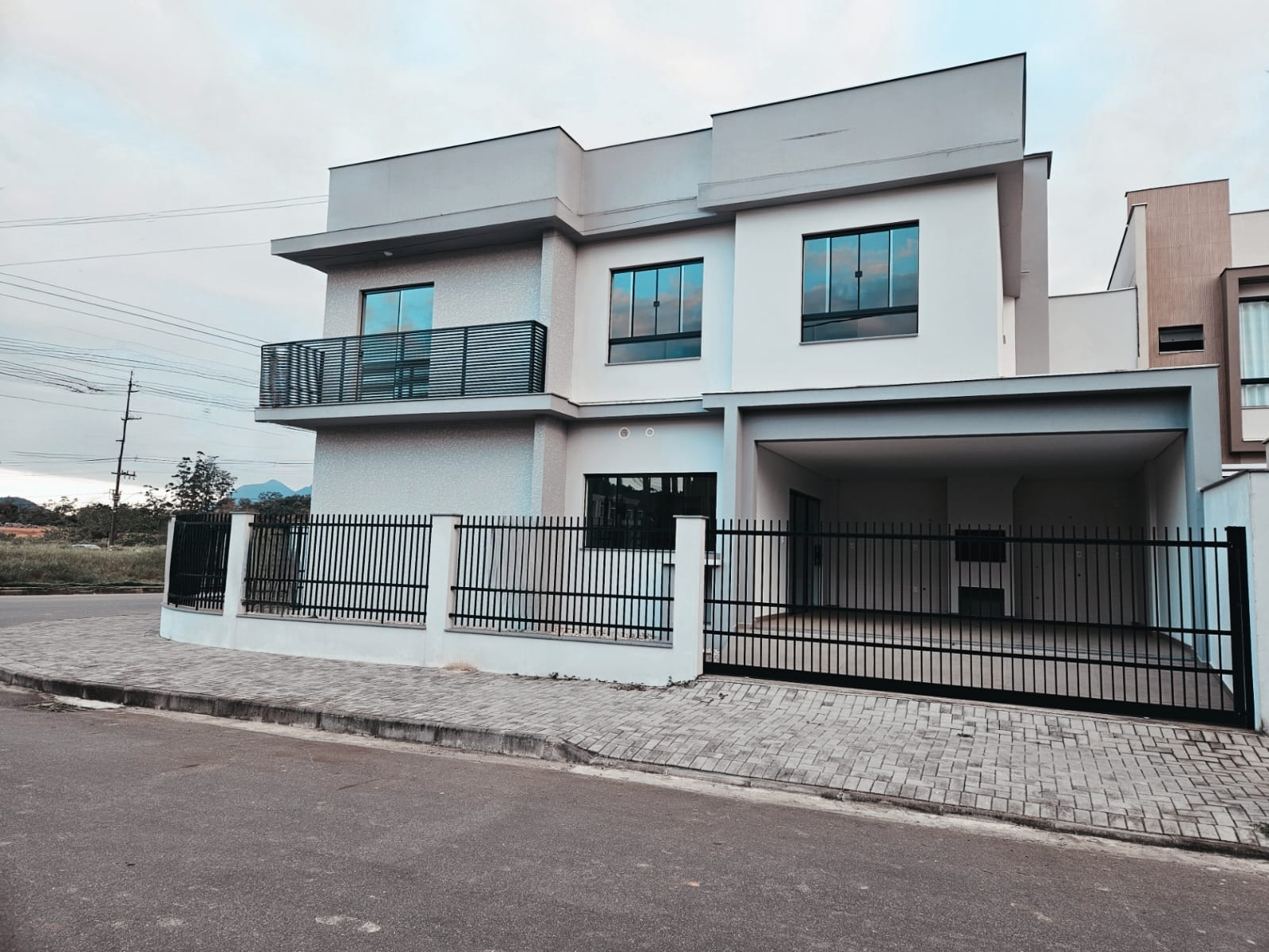 Imagem principal Sobrado geminado com 3 dormitórios no bairro Três Rios do Norte em Jaraguá do Sul