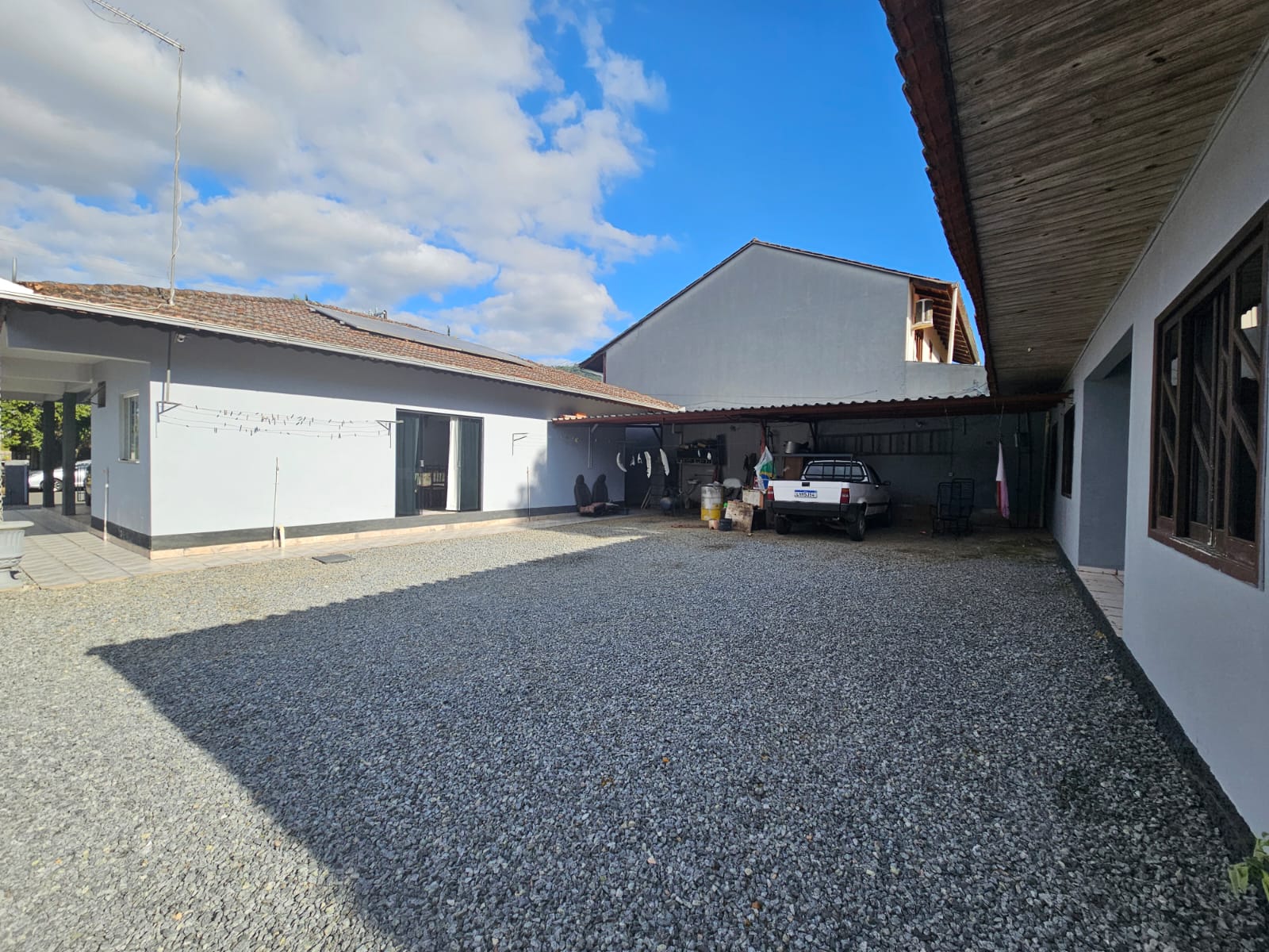 Imagem Casa de esquina com 3 dormitórios + edícula no bairro João Pessoa em Jaraguá do Sul