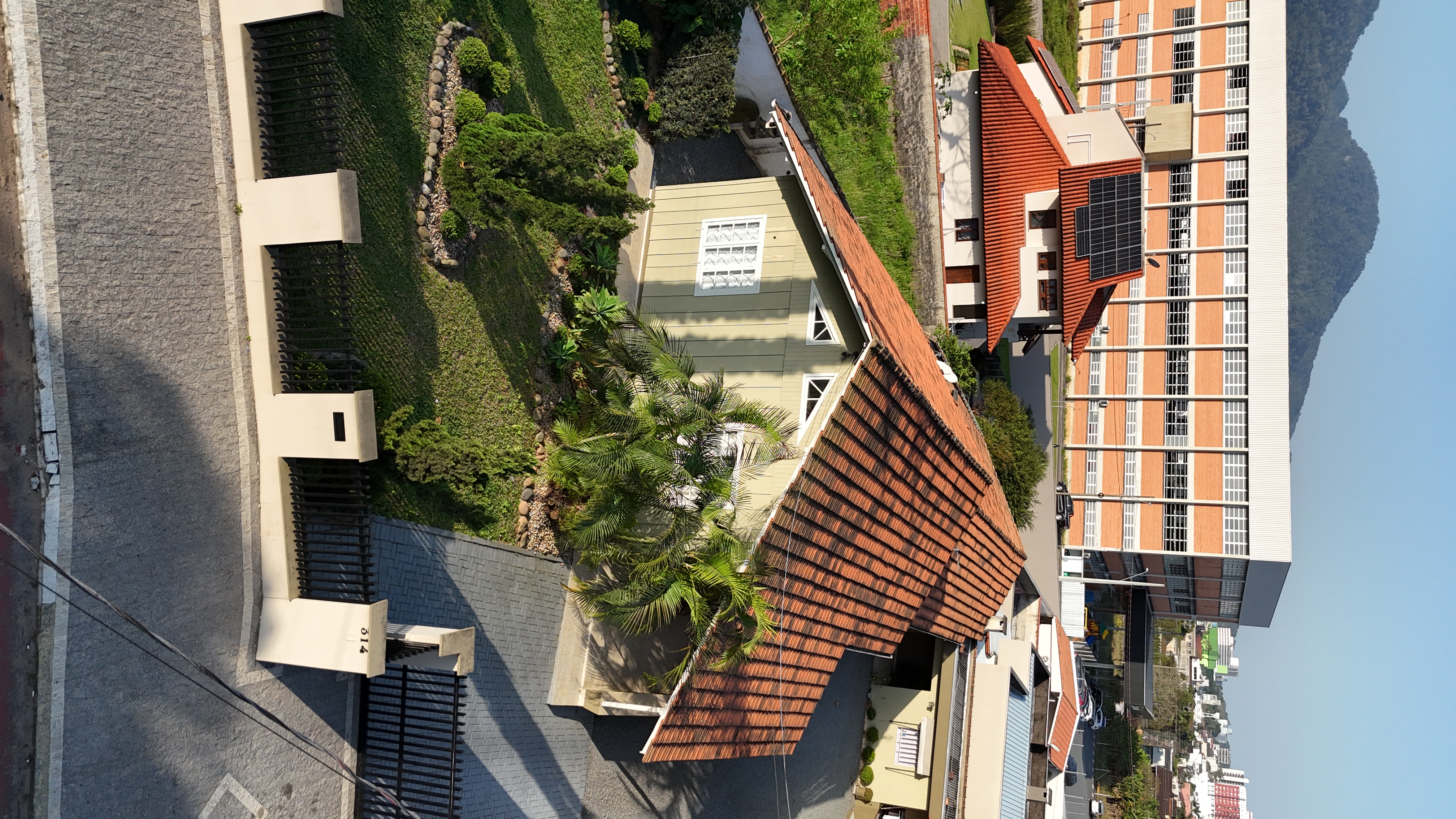 Imagem Terreno 924 m² com 2 casas – Ideal para ponto comercial no bairro Vila Lenzi