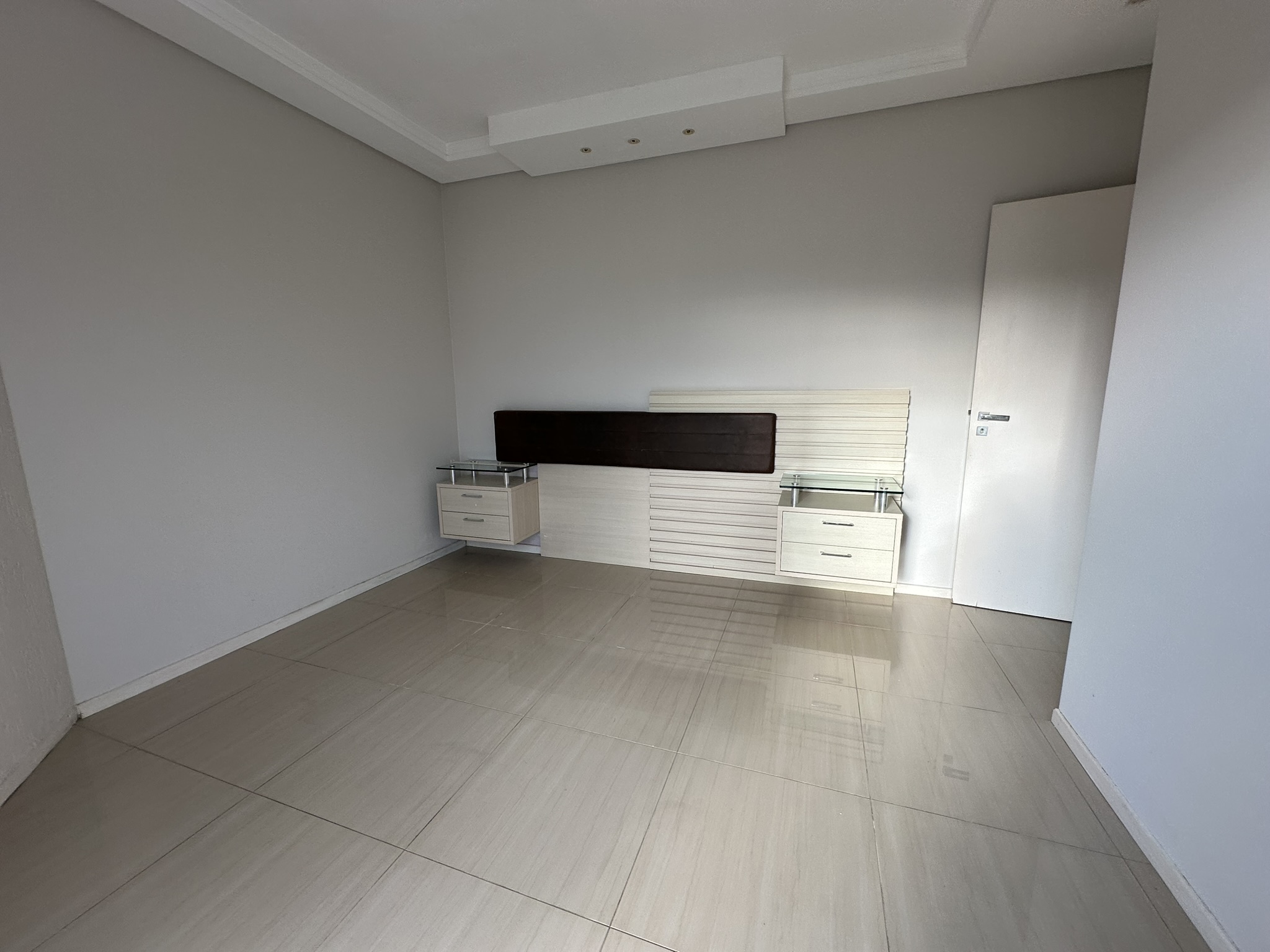 Imagem Sobrado no bairro Amizade - Localização privilegiada, área externa ampla e economia