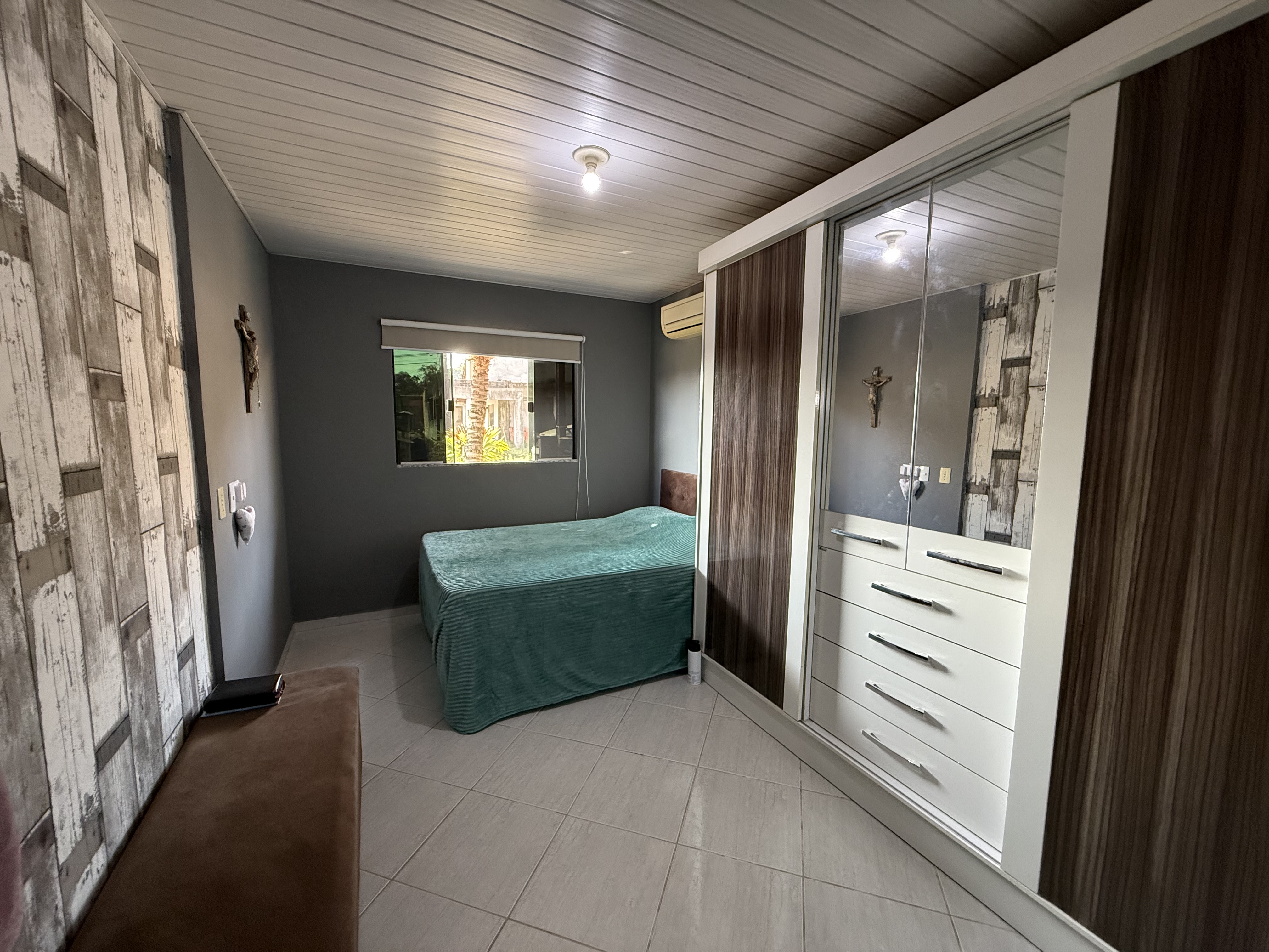 Imagem Casa no bairro Ilha da Figueira com 3 dormitórios e amplo quintal