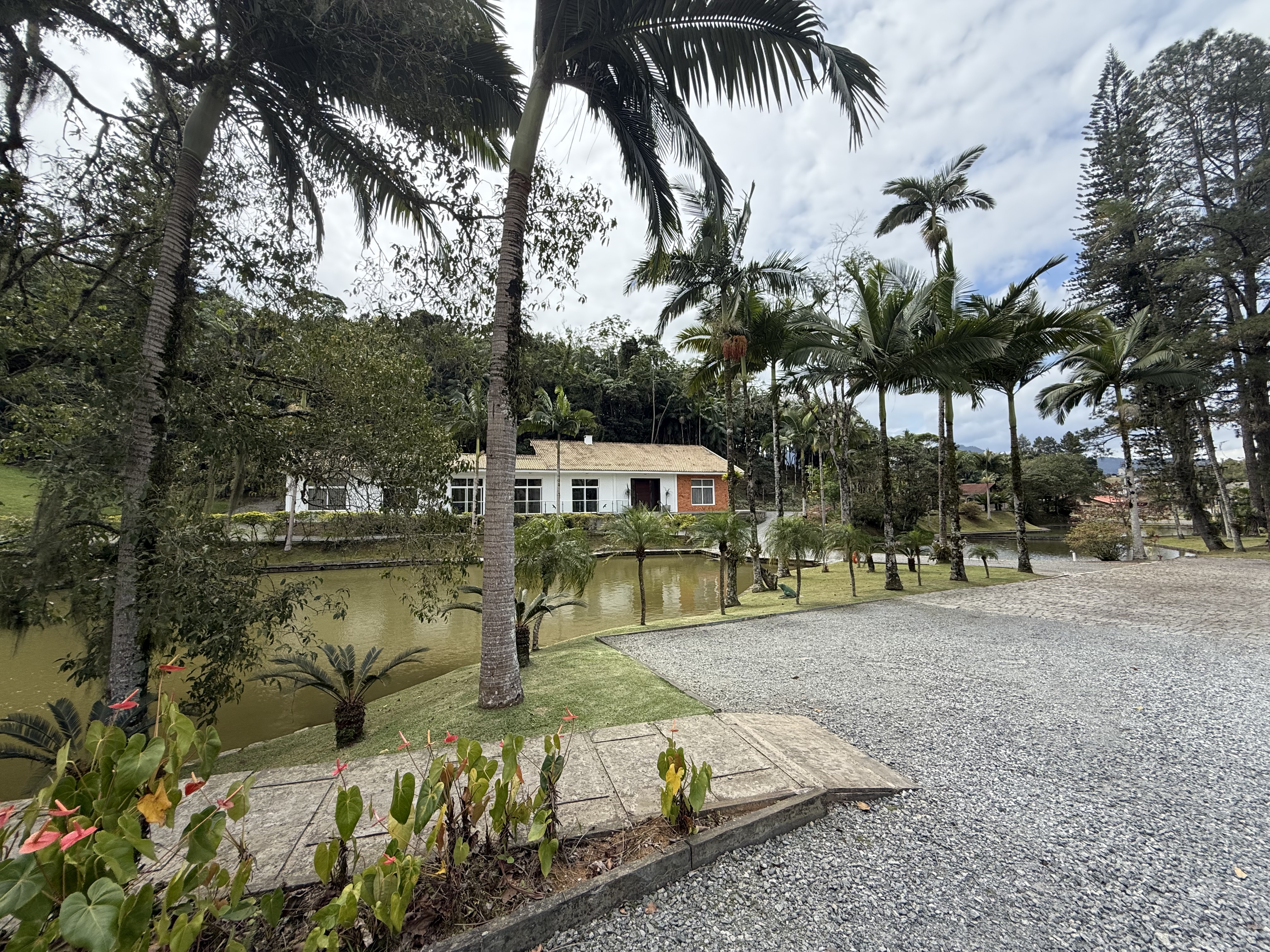 Imagem Terreno à venda no Condomínio Dal Lago – 899 m² em bairro nobre de Jaraguá do Sul