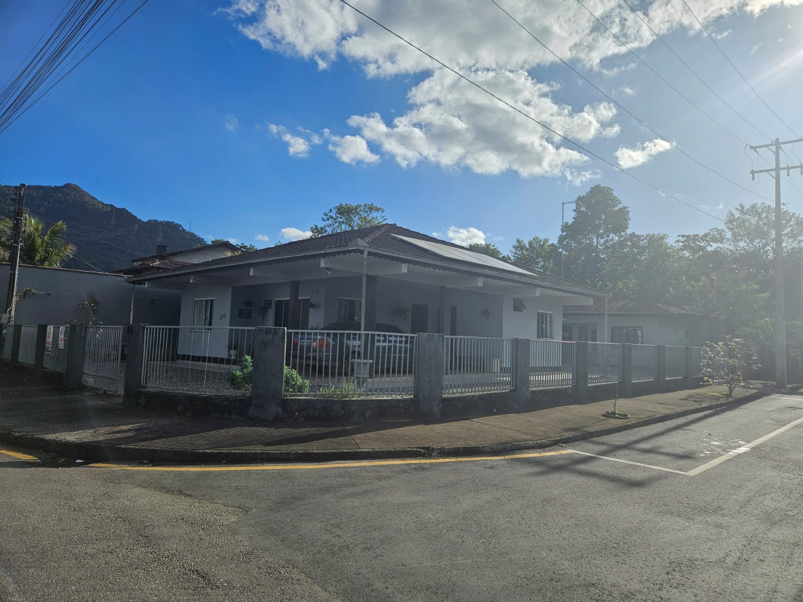 Imagem Casa de esquina com 3 dormitórios + edícula no bairro João Pessoa em Jaraguá do Sul