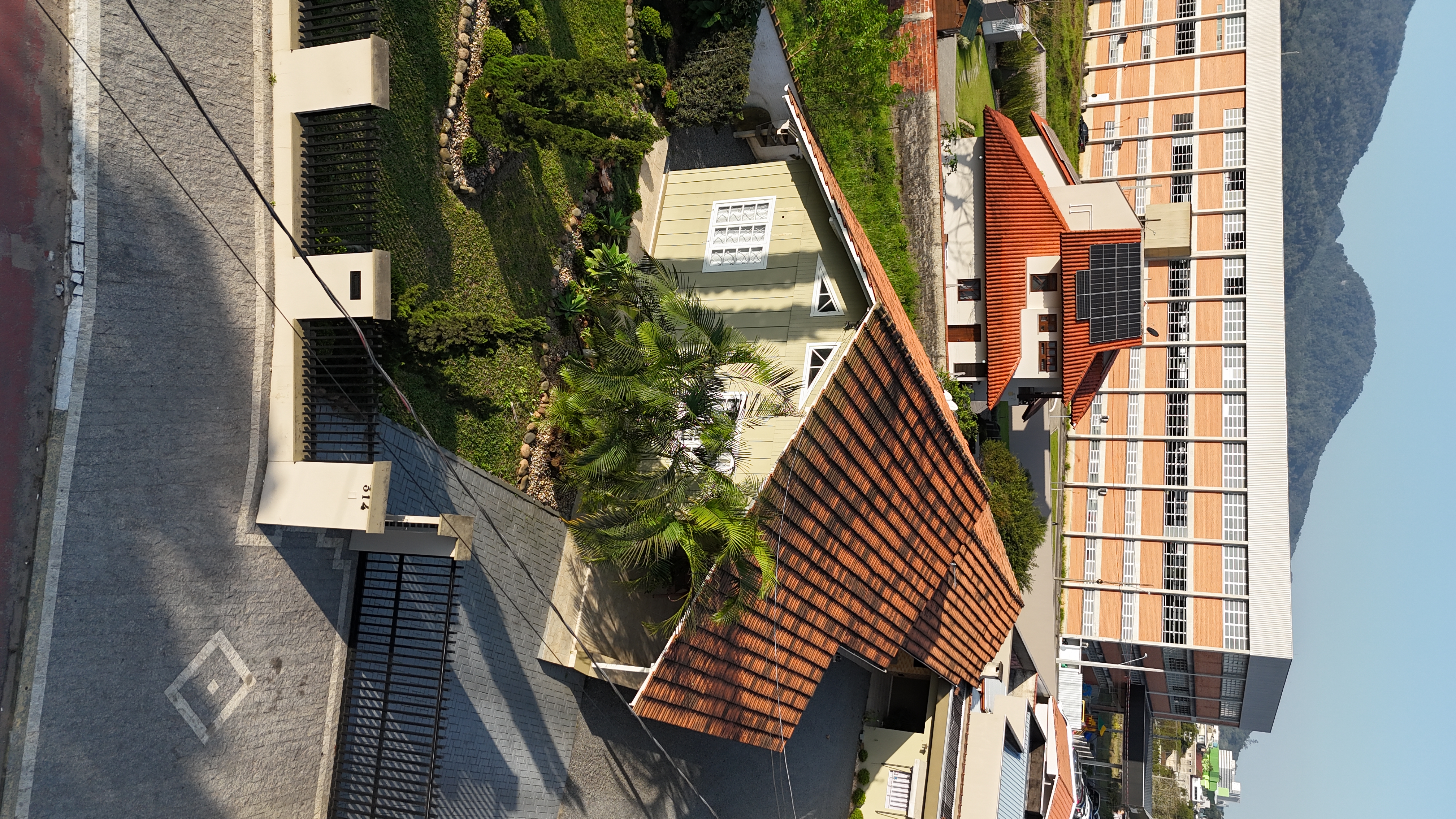 Imagem Terreno 924 m² com 2 casas – Ideal para ponto comercial no bairro Vila Lenzi