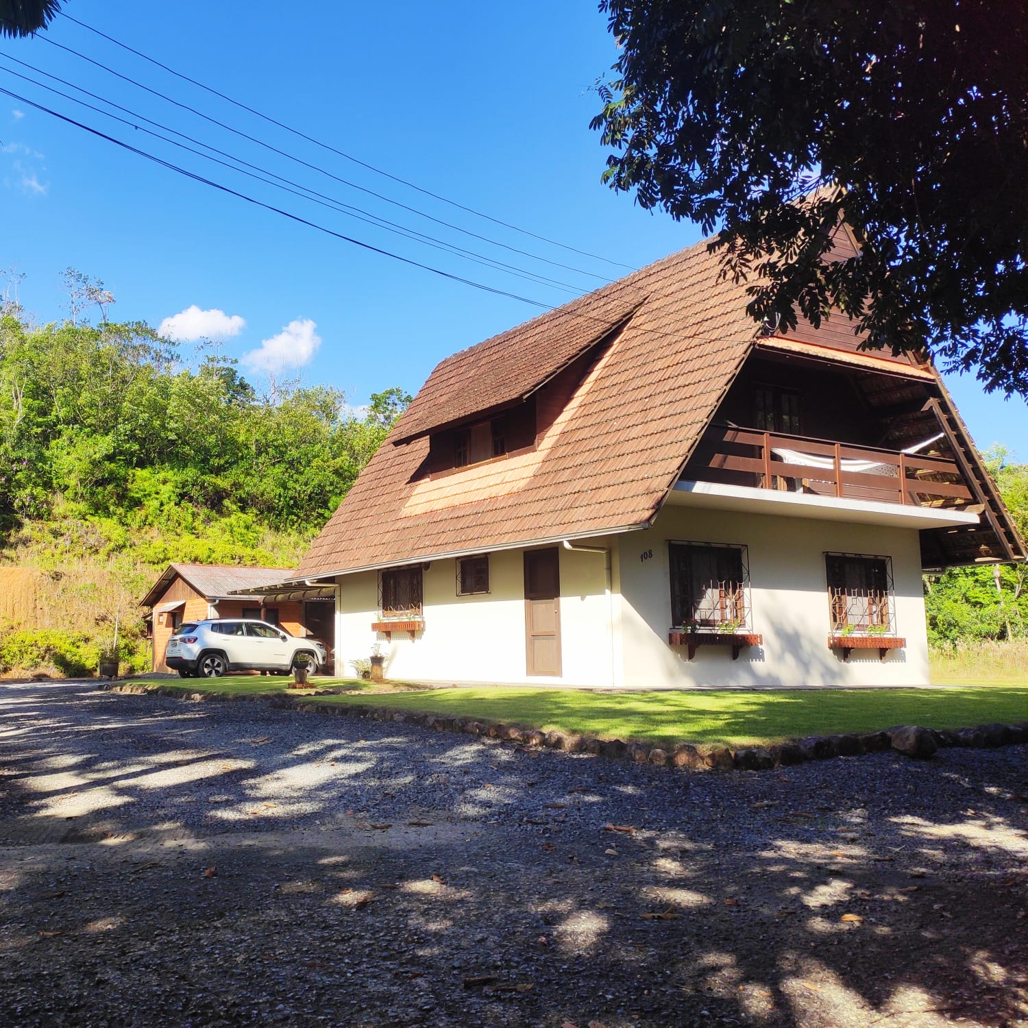 Imagem Casa Estilo Chalé à Venda em Schroeder – 184m² e Terreno de 2.343m²