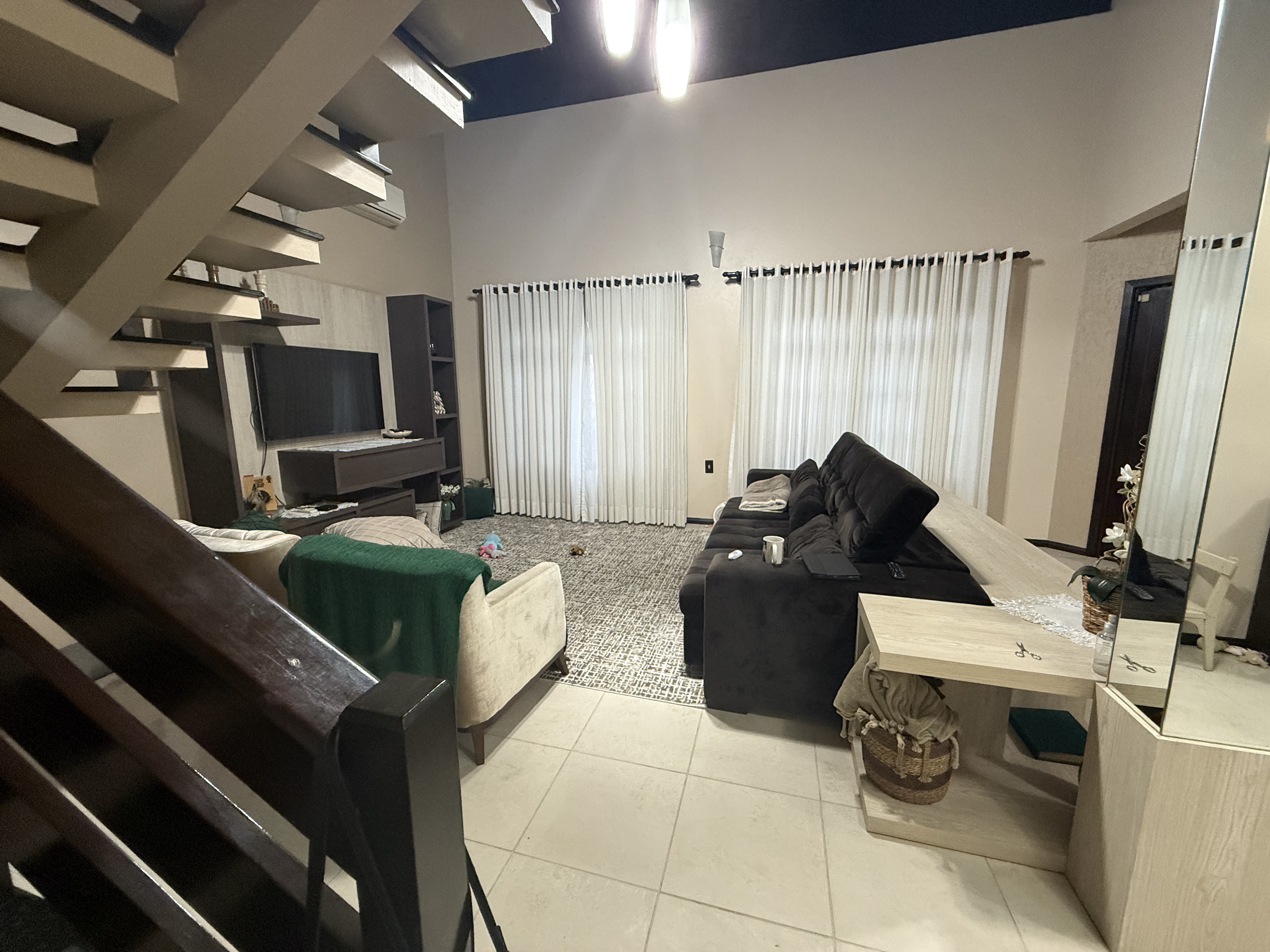 Imagem Terreno 924 m² com 2 casas – Ideal para ponto comercial no bairro Vila Lenzi