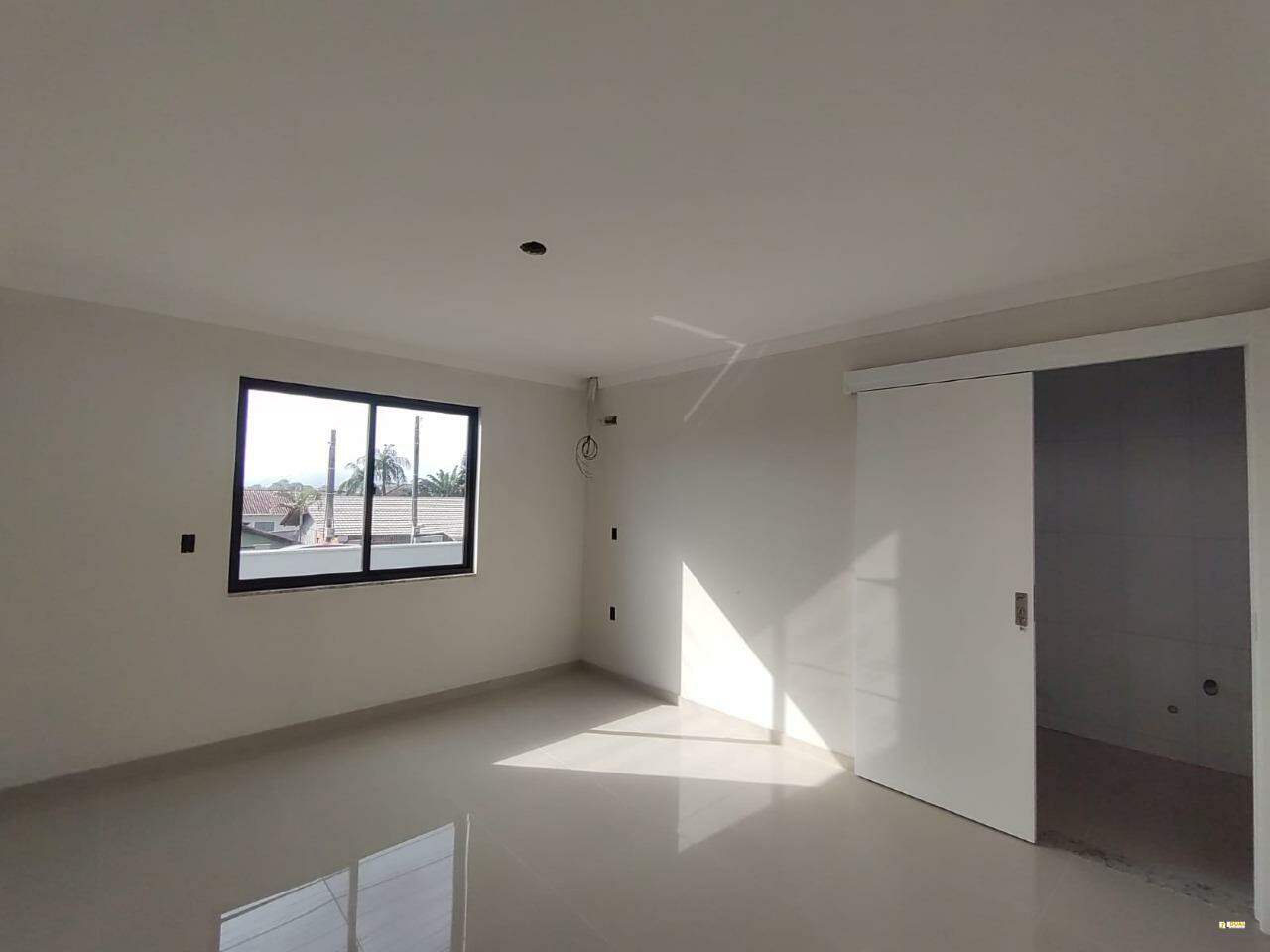 Imagem Casa à venda, 3 quartos, 1 suíte, 3 vagas, Jaraguá 99 - Jaraguá do Sul/SC